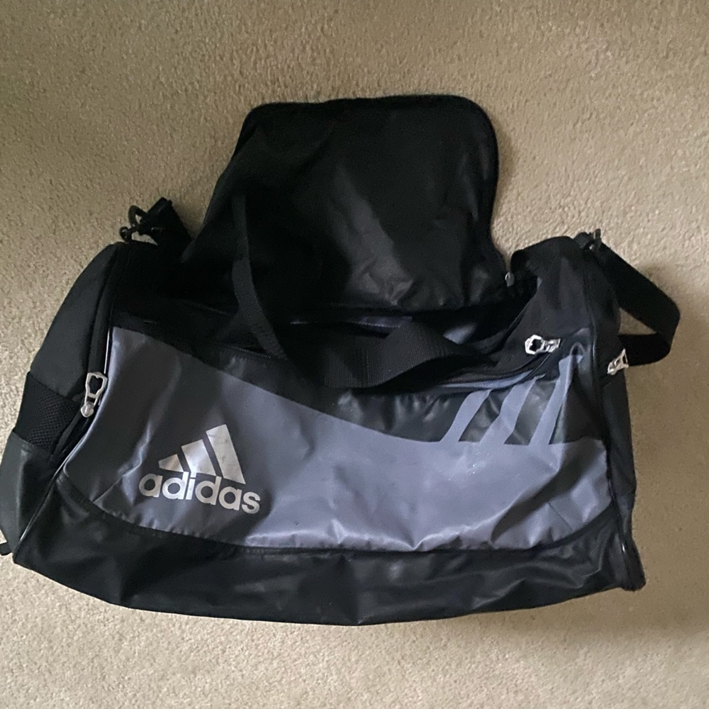adidas duffel bag BRAND NEW great size for soccer/sports or travel!!!